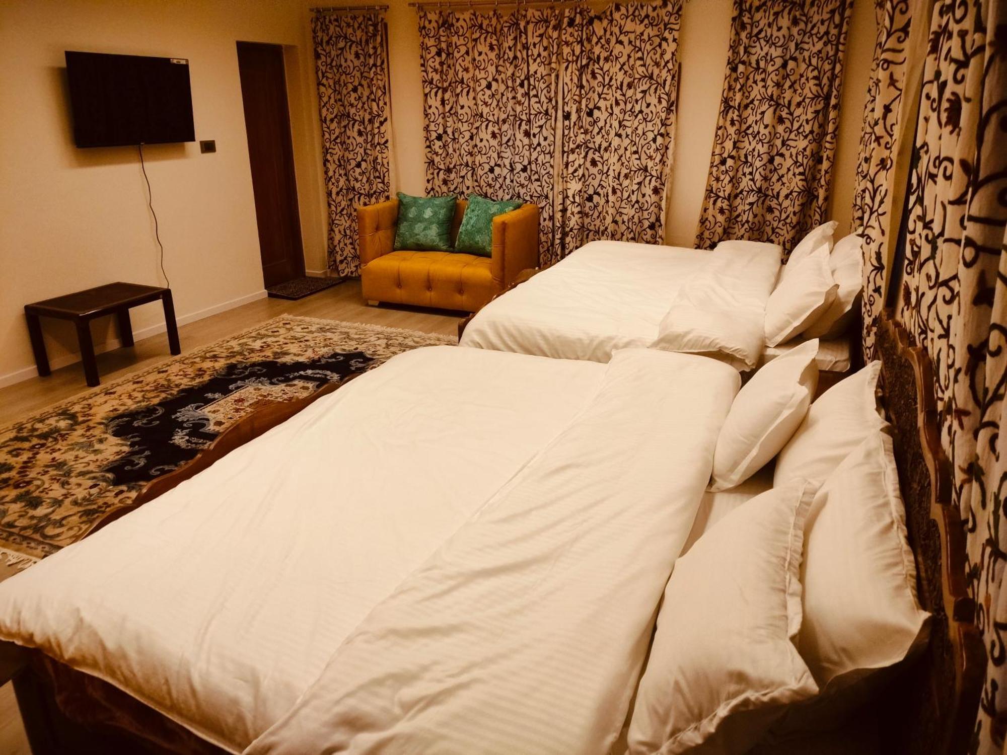 New Zamrood Holiday Home Srīnagar エクステリア 写真